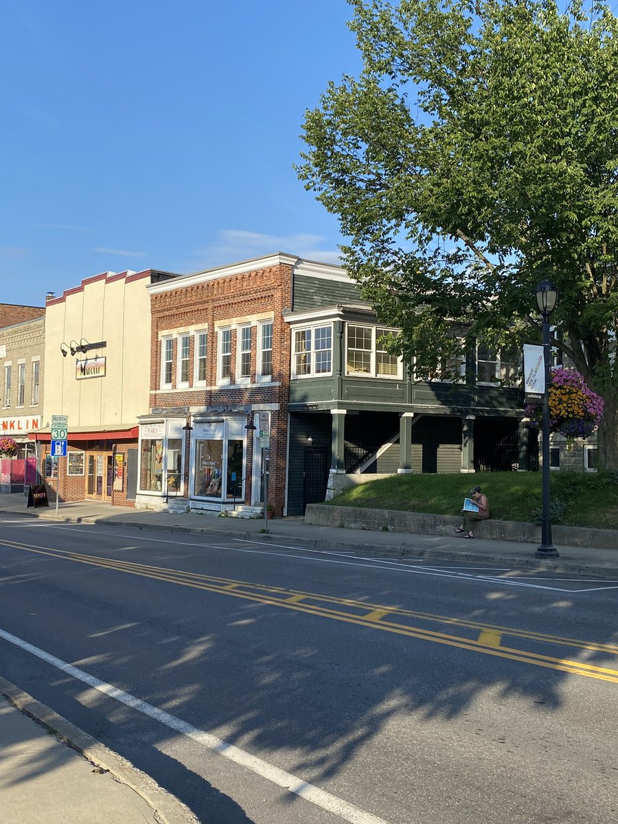 MunroMcLaren's tweet photo. Beautiful Middlebury, Vermont.
@MiddFilmFest #MNFF #MNFF8! https://t.co/Ng7bmxewh7