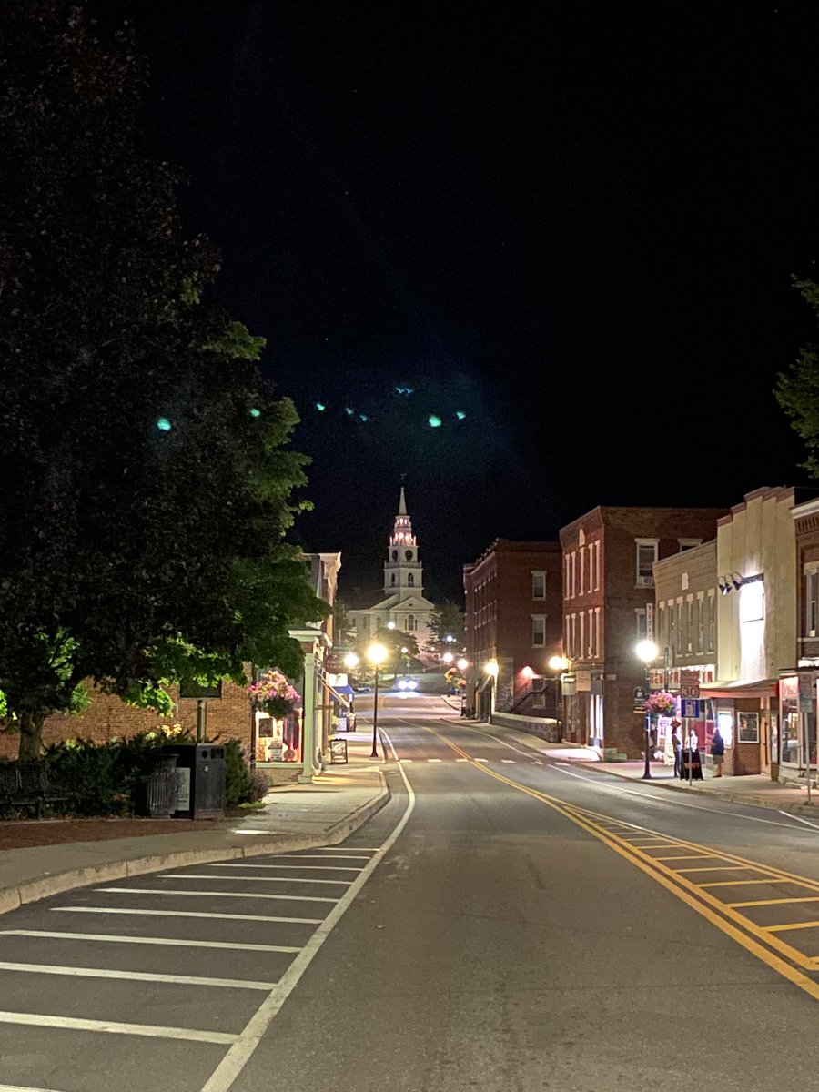 MunroMcLaren's tweet photo. Beautiful Middlebury, Vermont.
@MiddFilmFest #MNFF #MNFF8! https://t.co/Ng7bmxewh7