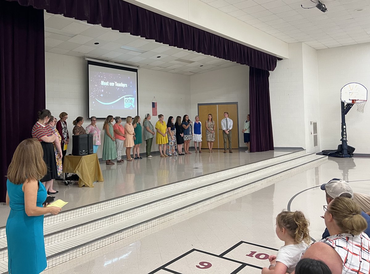 PHE_Mariners's tweet photo. Welcome Back Mariners! What an awesome evening seeing families, friends &amp; staff reconnect with each other. We are ready for another awesome year at PHE! 
The Power of One - #onechatham @Mariners27312 @ChathamCoSch https://t.co/gE0k7zLaYu