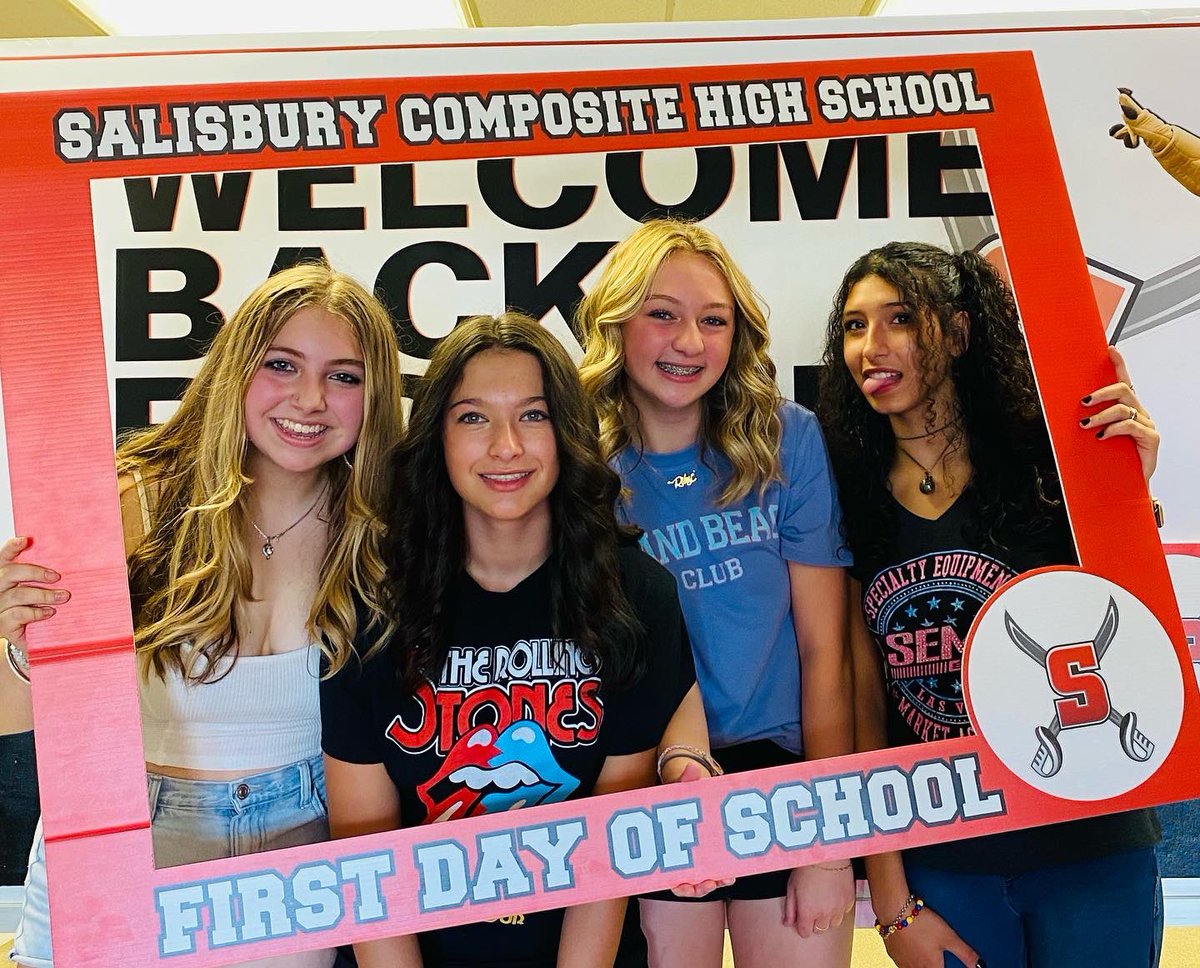 SalComp's tweet photo. Today welcomed our Grade 10’s and the future class of 2025!  @eips @SalComp #sabrepride #gobigred #welcometohighschool https://t.co/ICqVNRfLGm