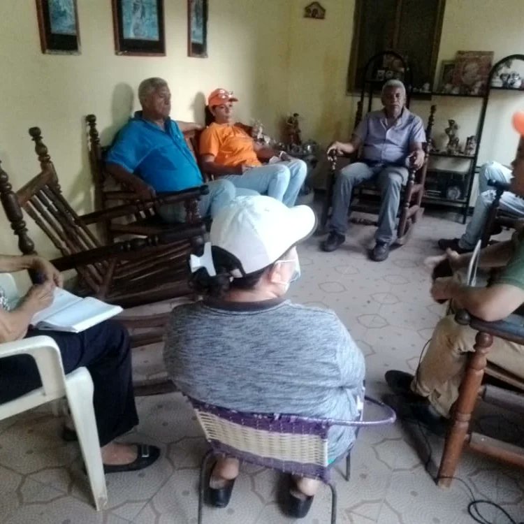 VPMirandaFalc's tweet photo. #25Ago| En el marco del #JuevesNaranja  reunidos con el equipo de la #ParroquiaSantaAna, afinando estrategias de organización para las próximas actividades electorales.
#Primarias
#ElMejorMunicipio
#MunicipioMiranda
#Coro
#Falcón

@voluntadpopular
@vpfalcon https://t.co/FUCR1eOVE1
