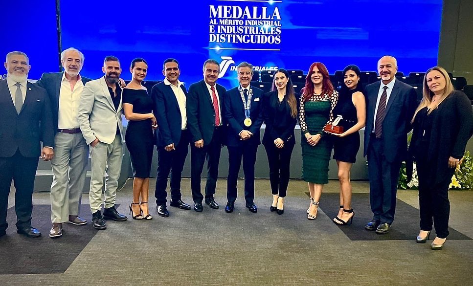 XLII Medalla al Mérito Industrial e Industriales Distinguidos.

Lic. Felipe Gómez Fajardo, fundador y director de Grupo Vida recibió el máximo galardón que otorga <a href="/CCIJalisco/">Industriales Jalisco</a> como reconocimiento a su trayectoria empresarial. 

Se reconoció también a 21 Industriales Distinguidos.