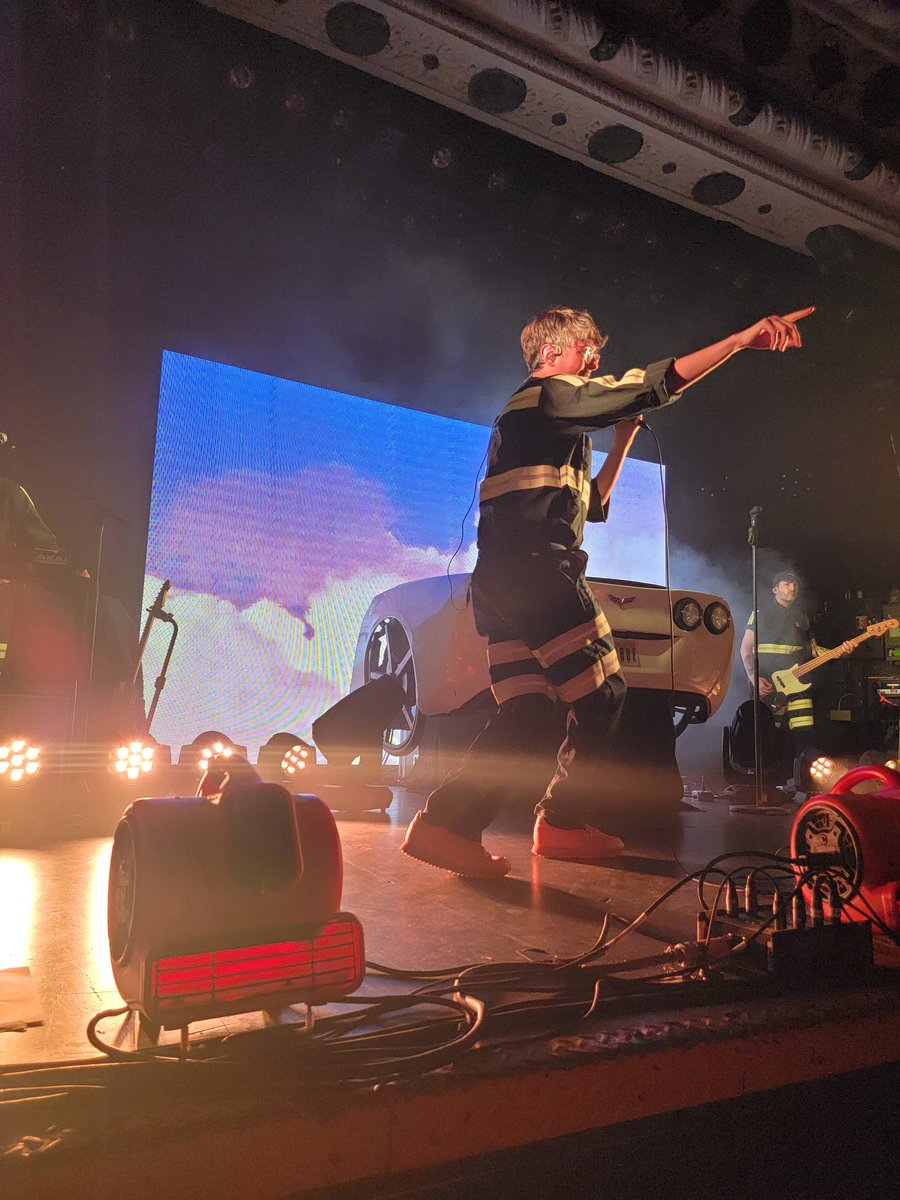 robbiekorwek's tweet photo. That was legit one of the most intense Joywave shows I've ever seen! https://t.co/Ul2cLAHXjg