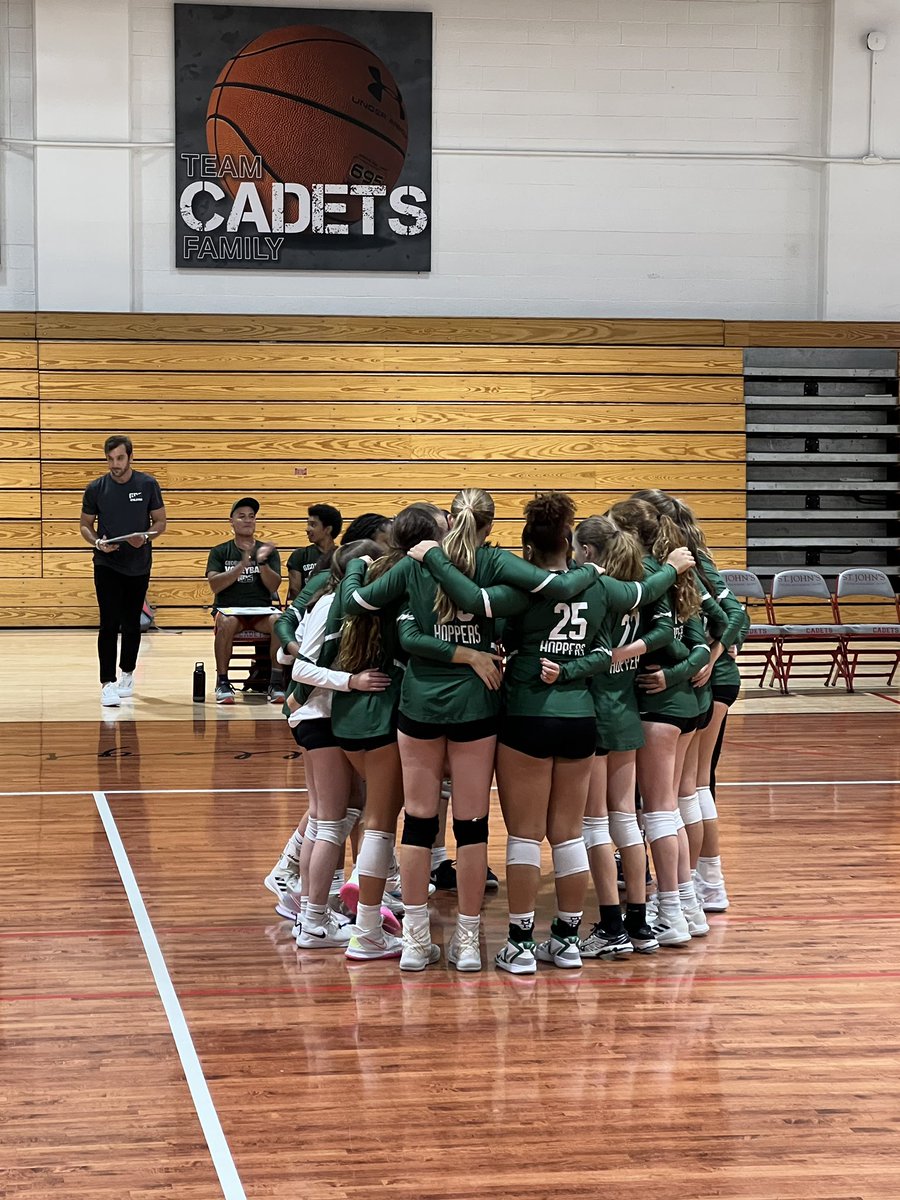 JadaAksuVB's tweet photo. Fun scrimmage at St. John’s. #volleyball #highschoolvollleyball #classof2025 #gds #georgetowndayschool https://t.co/Dlx7izXg39