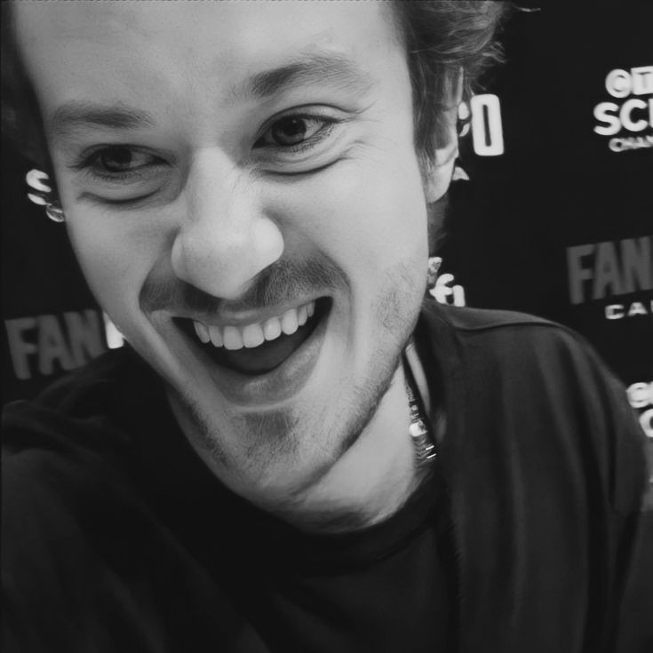 postsquinn's tweet photo. Senhoras e senhores, o sorriso de Joseph Quinn. ❤ https://t.co/rknqpl5fk8