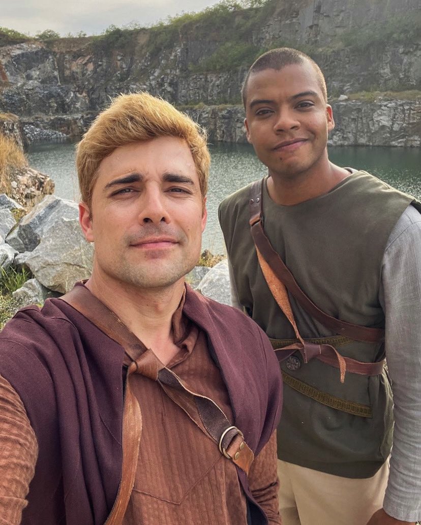 FelipeSilcler's tweet photo. Pega essa dupla de milhões!! 🖤⚔️ @SerieReis #JonatasXFilisteus https://t.co/U2tmOags5o