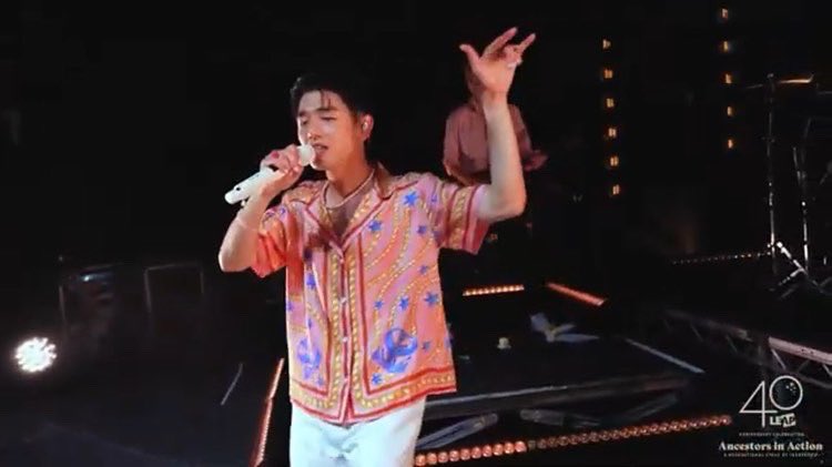 thesafirerose's tweet photo. Another amazing performance by
@ericnamofficial for @LEAPuncaptalent !! 🔥💙
Watch the Eric Nam -Lost on Me (Live Performance) here:
https://t.co/be1BC9xWXe
@enmgmt @eddienam @briannam10
#EricNam #LostOnMe
#leap40thcelebration #thereandbackagain #namnation https://t.co/JSeF33AsnC