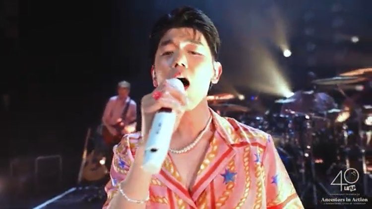 thesafirerose's tweet photo. Another amazing performance by
@ericnamofficial for @LEAPuncaptalent !! 🔥💙
Watch the Eric Nam -Lost on Me (Live Performance) here:
https://t.co/be1BC9xWXe
@enmgmt @eddienam @briannam10
#EricNam #LostOnMe
#leap40thcelebration #thereandbackagain #namnation https://t.co/JSeF33AsnC