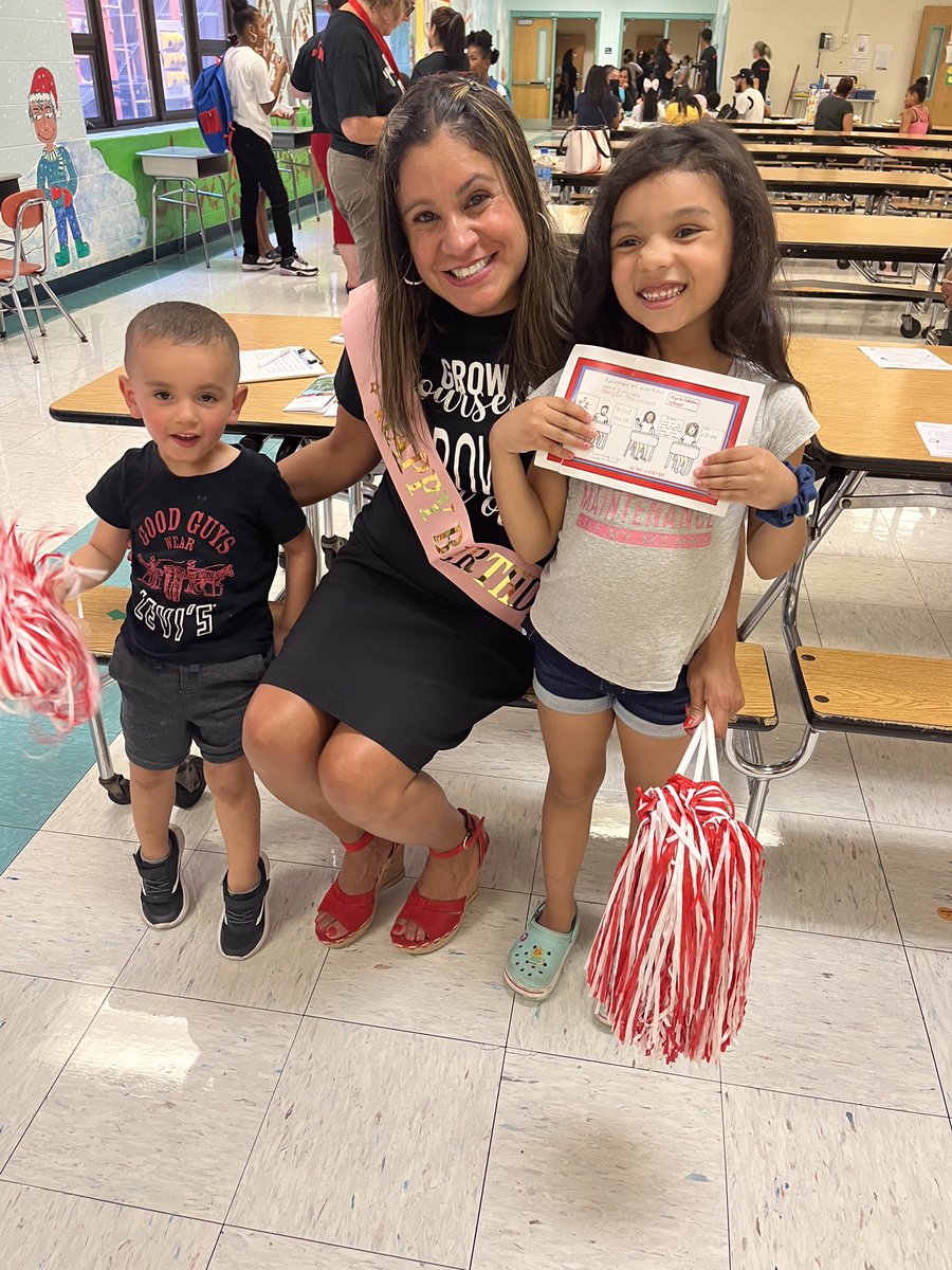 Evelyn Overton tweet media