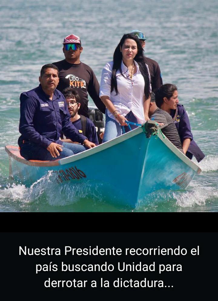 FabioEscote's tweet photo. Ahora Delsa se la quiera dar de Maniña Yerichana… Pobre Venezuela 😫 https://t.co/90ksFLT15s