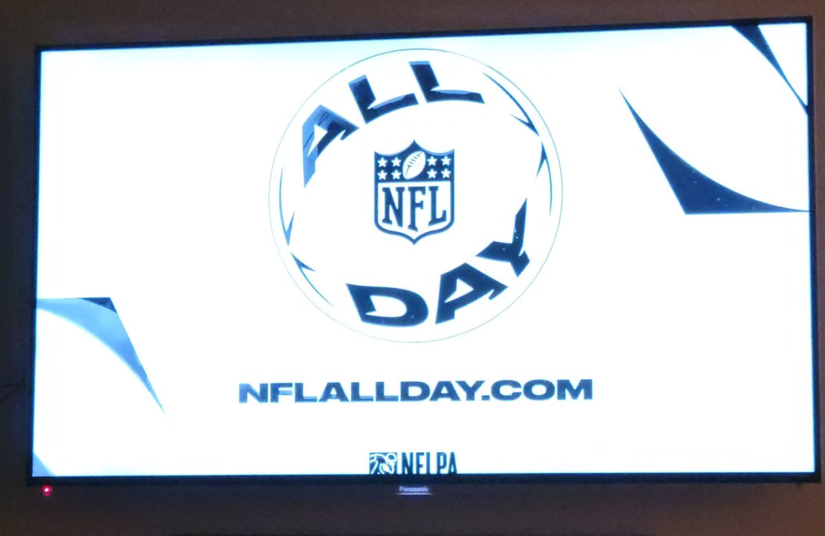 GuySmaht's tweet photo. Because when @AJ_Curry tells you to watch and tweet you do it! @NFLALLDAY @obj #NFL #NFLAllDay https://t.co/Cg3eGwBlpg