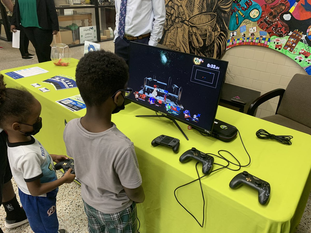 dwillisnnps's tweet image. We’ve got #game! Learning #levelunlocked for the #newyear.👾👾🎮 It’s time to take things to #anotherlevel!#Ready for our #Reboot! #NNPSProud