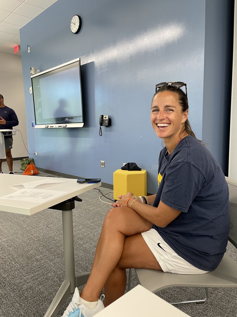 admitforyou's tweet photo. So this happened. The athletics recruitment brown bag lunch for 10th & 11th graders! Thanks to special guest Colleen Kelly. @wpcsports #marketvalue #coachcontact #preread #ncaa https://t.co/kMd9kcp3wk