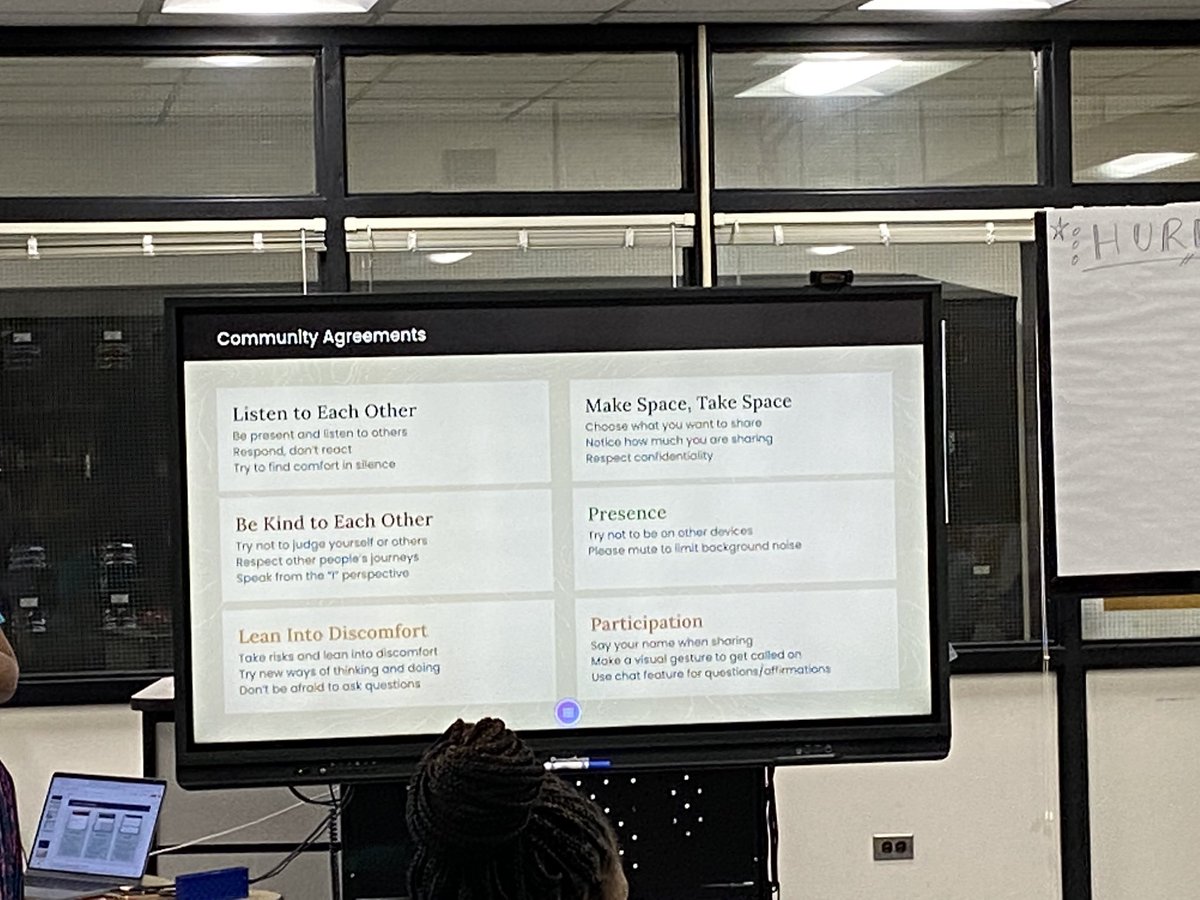 JonWilliams54's tweet photo. Thx 2 @markadwilliams @QJacksonSSRocks @MrLove1911 &amp; Brandy for PD 2 @wsfcs admin &amp; educators on @wayfinder_edu 2day! Looking forward 2 bringing great lessons 2 @Tabor_City Ss! Thx also 2 @latraylnichole &amp; @macon_sel 4 your work! #SELRocks #ItStartsWithMe https://t.co/ZclJ0GWOFf