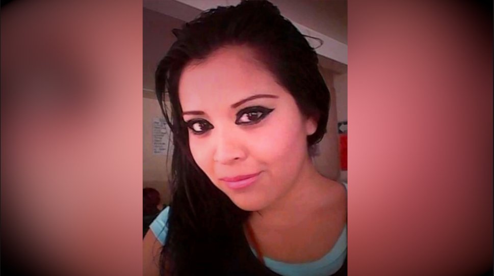 ReporteMxNotic1's tweet photo. Impunidad e indiferencia en el feminicidio de María de Lourdes Sánchez Martínez, madre de 4 hijos y asesinada en Ixtapaluca, Estado de México
#NiUnaMás #NiUnaMenos @FiscaliaEdomex @FGRMexico @SSPCMexico
https://t.co/fOXgk1YQ5N https://t.co/95GVgs8URg