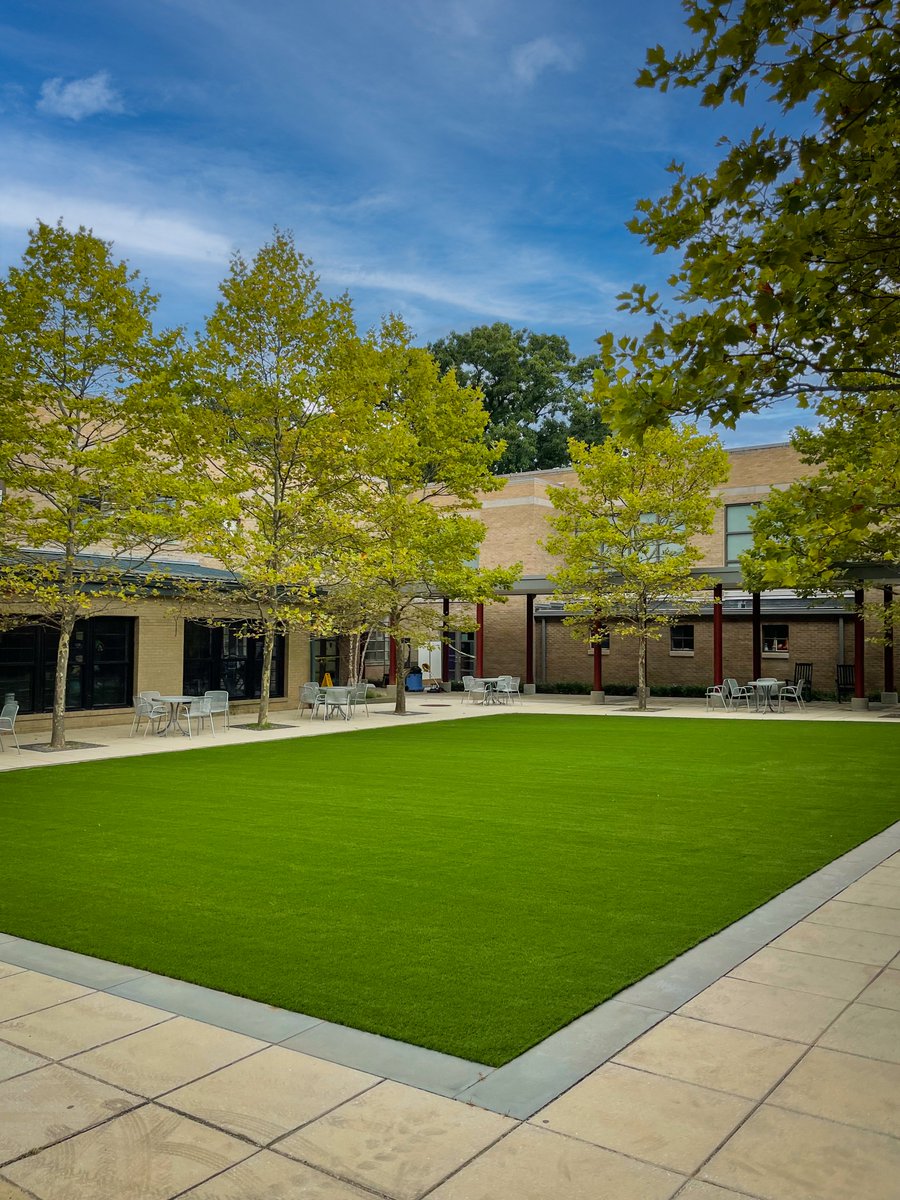 turftekusa's tweet photo. This installation was recently completed for The Masters School, in Dobbs Ferry. Swipe for pictures of the team at work and the before picture! 

Learn more at https://t.co/WWwbEGVPL4

#TurfTekUSA #Turf #SyntheticLawn #SyntheticGrass #TurfLawn #YearRound https://t.co/2wFlO68lCg