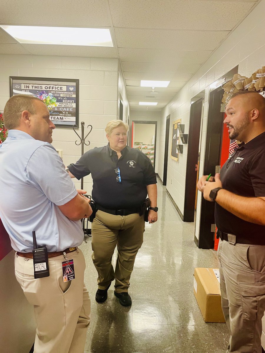 AnnaWShepherd's tweet photo. 2022-23 Day 2 at Adams Middle. Planning for security and services for students, SEL and service’s, 8th grade teacher team planning and school counselor communication posting. This team has hit the ground running. ⁦@SchoolsFloyd⁩ #StudentsFirstAlways #TheButterflyEffect https://t.co/d2UpZvKwXT