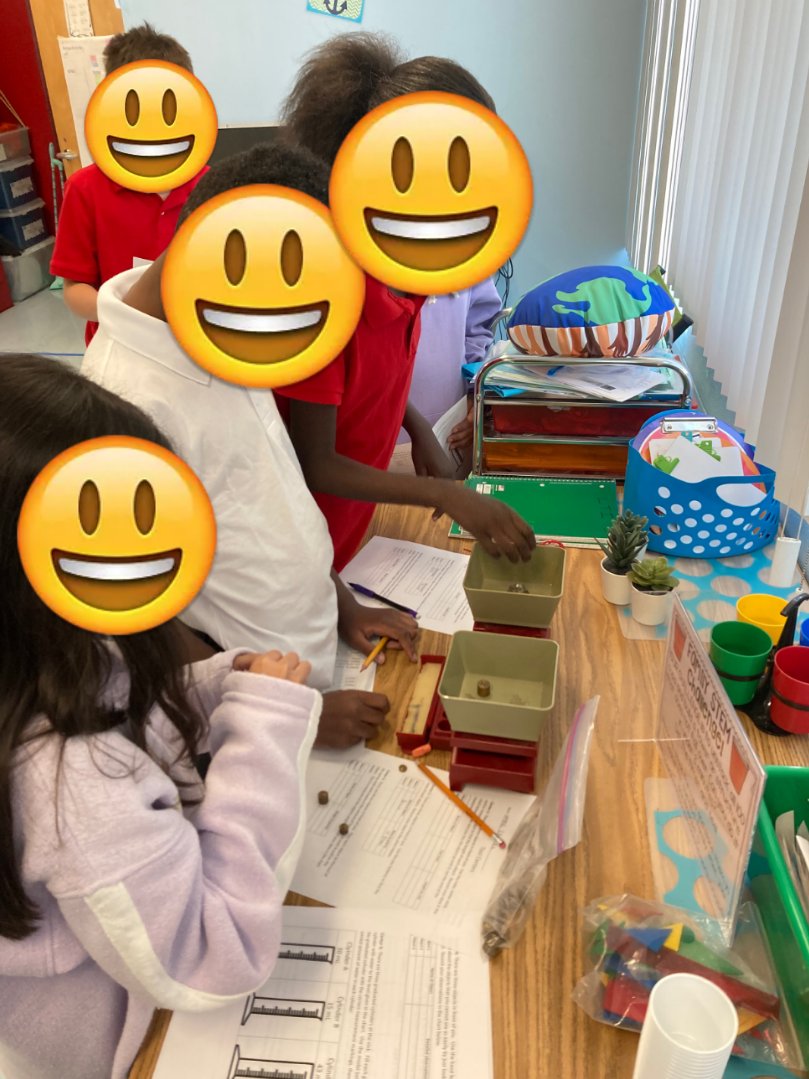 mrsbairdScience's tweet photo. Our Schmidt Super Scientists are using tools and making predictions too. Hands on experiences are so important for our kids! @SchmidtSailors @WeAreHAEST @HCPSElemScience https://t.co/MGkd4dNvkB