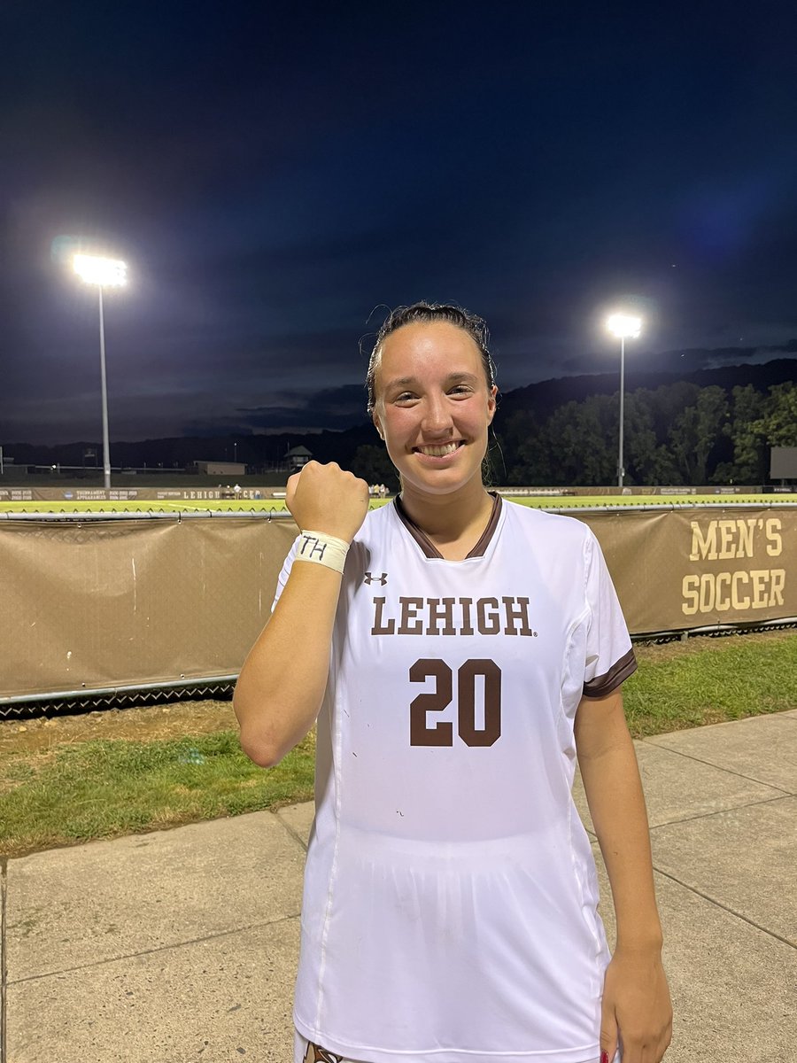 Laurahorst737's tweet photo. ELCO alum Ryelle Shuey always sports Tylerโs college number on her wrist and scored a header tonight against Drexel! โค๏ธ you Ryelle! #fortyler #37inheaven #neverforget https://t.co/GPeymHw64U