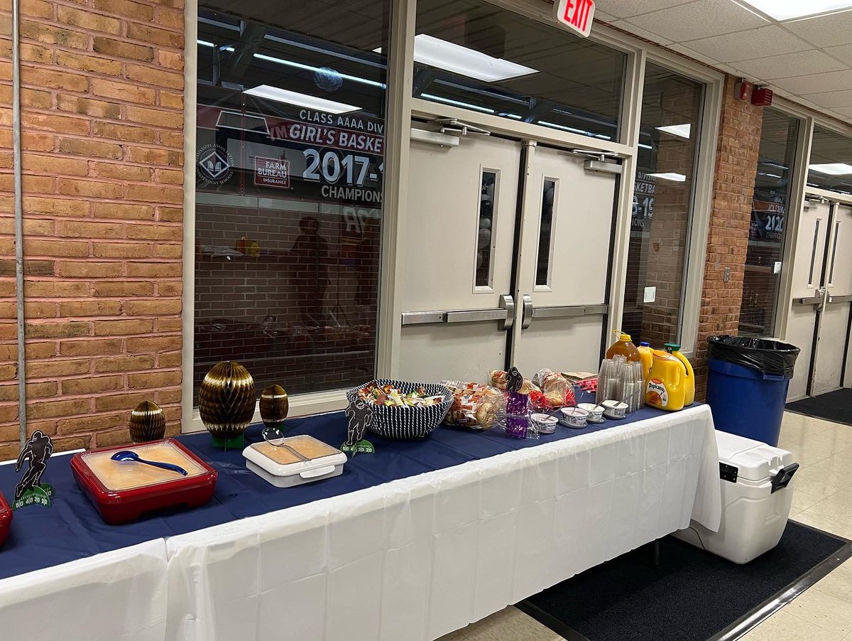 JARaiderFB's tweet photo. Big thanks again to our moms for feeding our boys this morning. Such a wonderful new tradition. 

#WeAreJA 
#BreakfastWithMoms https://t.co/F0XTycjdRD