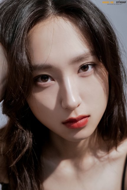 GEMISODA's tweet photo. 220826 #RyuHyeyoung #류혜영 profile photoshoot for KingKong by Starship (her new agency) https://t.co/G1aq0jO7qu