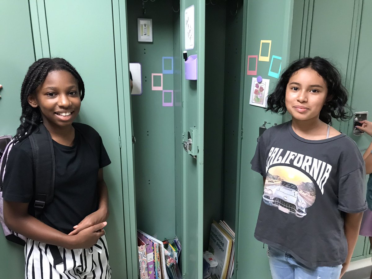 hcpss_mhms's tweet photo. Tonight’s Open House was amazing. Such positive energy and excitement for the start of the school year. #BelieveBelongBecome https://t.co/5MW1xwjVlU