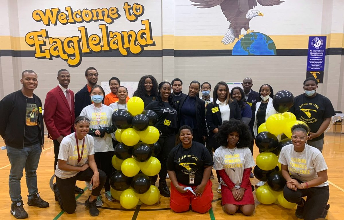 MrsGarner08's tweet photo. Thankful to every professional who came out to engage with our IB scholars at our Black Business Expo! Our scholars had a chance to network with a Physician, Attorney, Engineer and many other professionals! Representation Matters! @Ike9_AISD @JEOcanas1 @AldineISD https://t.co/JSFiCES8rg