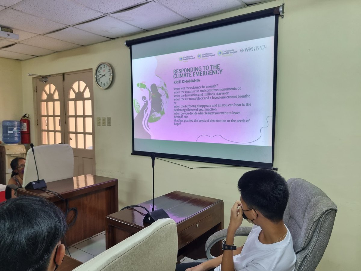 icsc_ph's tweet photo. HAPPENING NOW: Day 2 of #KlimaEskwela, a knowledge exchange on climate science & the arts. In today's session, led by @ClimateRealPH, participants share ideas on the dev't of a mural in Baybay City as part of the #PoetsforClimate initiative. #WhenIsNow @agamagenda https://t.co/4uSPBy4vlq