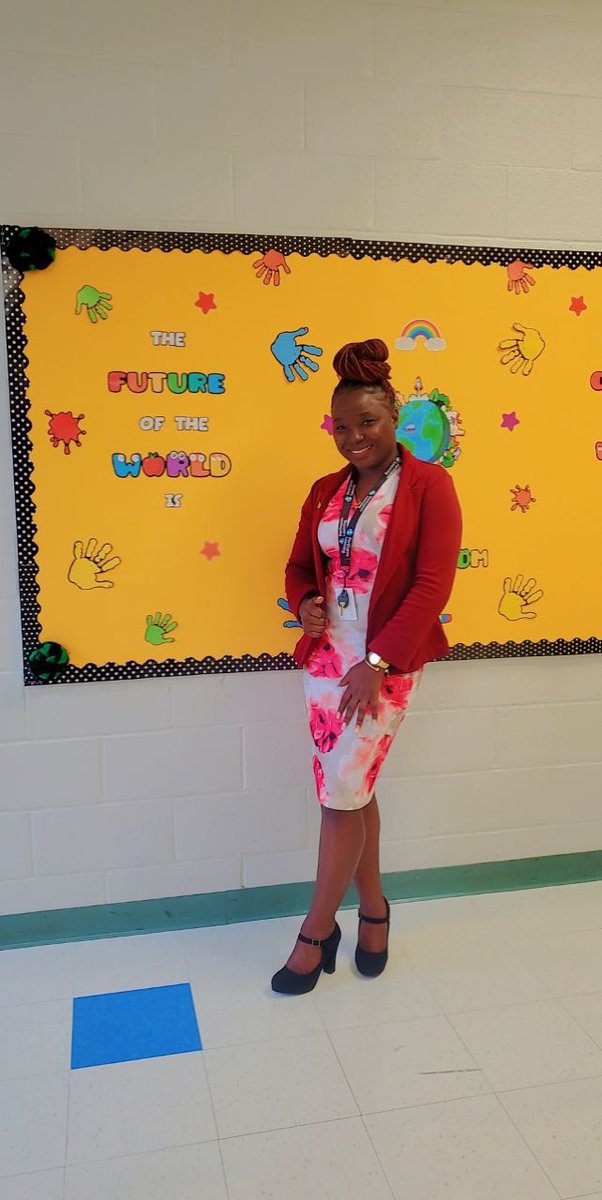 The1_MsMc's tweet photo. Orientation night it was. Looking forward to an amazing year. My love tree 😍❤️🌳❤️😍 is in full bloom for my little Lovelies.

Monday or not here I come....
@ParticipateLrng
#UnitingOurWorld 
@SelmaElemNC 
@JCPS_NC https://t.co/2hjv6eEi6J