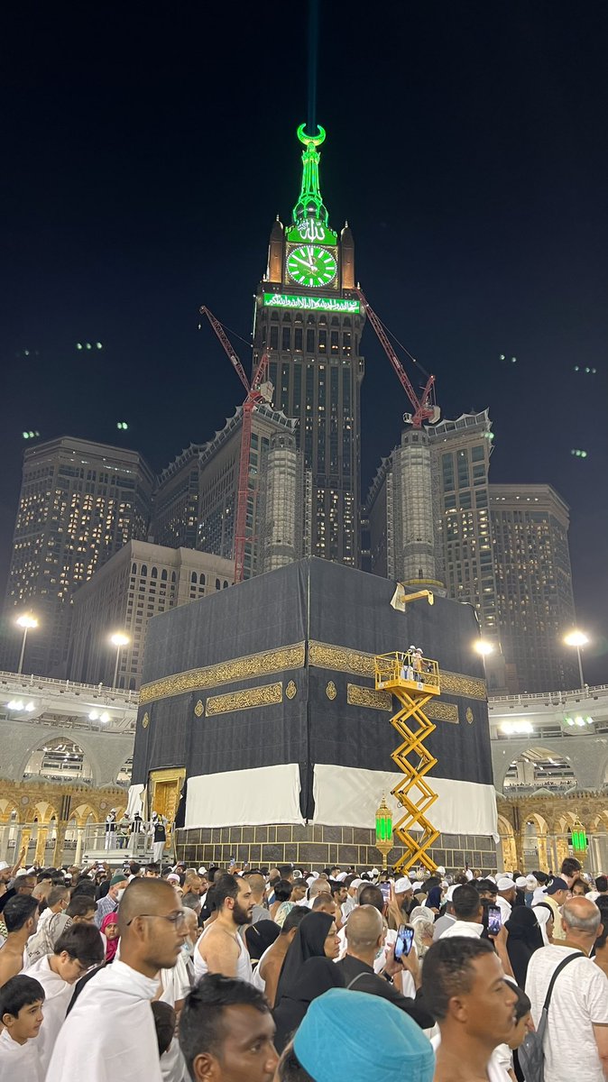 रसूल अल्लाह ﷺ ने फरमाया:-

जुमे की रात चमकदार और इसका दिन रौशन होता है

(मुसनद अहमद हदीस न. 2702)

@Muhammad4peace_ <a href="/_Daily_Hadith/">_Daily_Hadith</a>