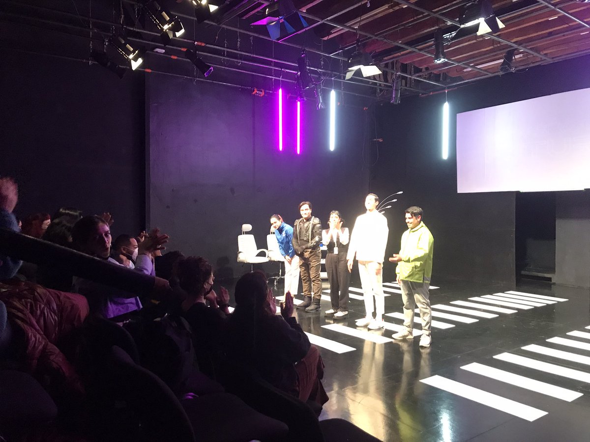 arbolic's tweet photo. Muchas gracias a las personas que nos acompañaron hoy! Nos vemos mañana a las 20:00 hrs 💘 @wearedramaclub @DrouillyH @VicVicSilva @hugebruna @saramarambioc @eljovenmanosde #Javi #Fello https://t.co/4jc1iW1Cvn