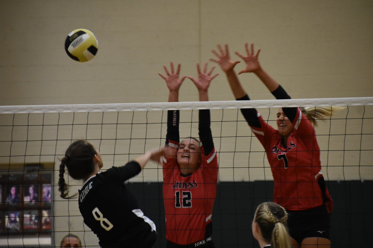 OGGageJohnson's tweet photo. FINAL: Daviess County tops Owensboro Catholic 3-0 (26-24, 25-23, 25-15). The Lady Panthers intensity with big games from Newcom and Owen helped them grab the win over Owensboro Catholic. DC sits at 6-4 overall with the win, while the Lady Aces fall to 1-2 https://t.co/Rg9yzoSCOb