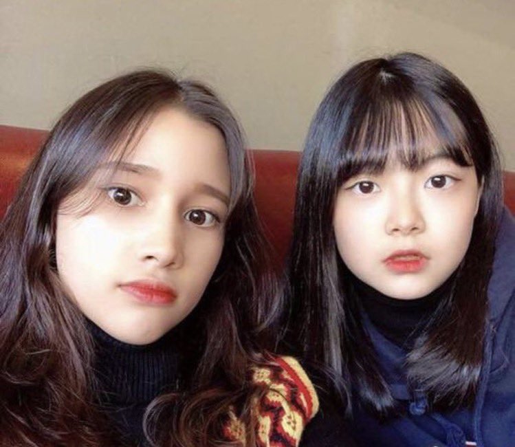 BAH1KARU's tweet photo. hiyyih and eunchae 🥺🥺 https://t.co/UaN9ZPLHlq