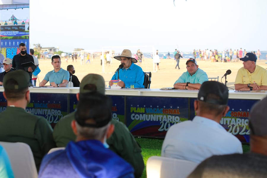 Le hago el llamado al pueblo y a los comerciantes a tener máxima conciencia y espíritu de combate, el dólar que se rige por las reglas del mercado legal es el del BCV. ¡Pueblo de Venezuela: no se dejen robar! ¡Basta de especulación! Demos la batalla por la estabilidad económica.