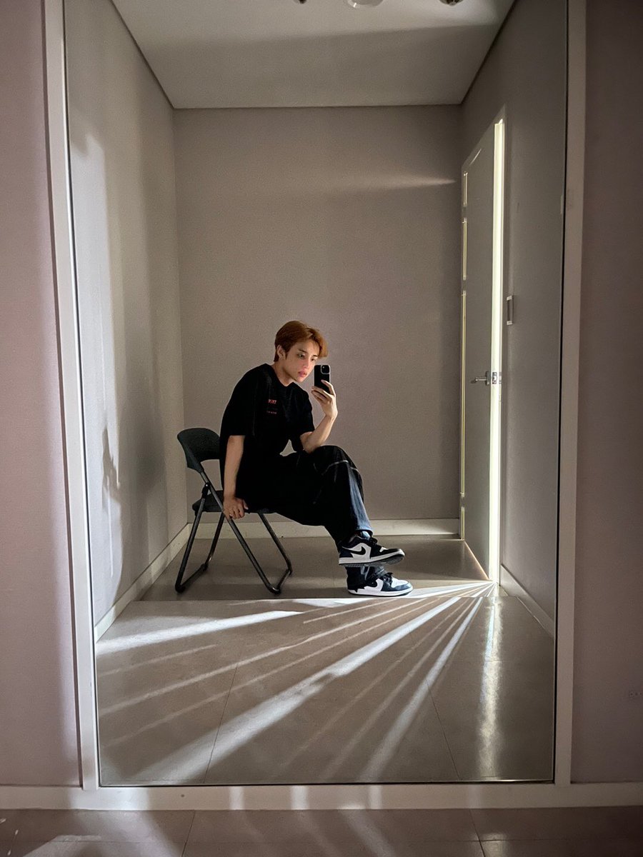KSUNW0RLD's tweet photo. ᅟᅟ
         𝗰uida𝗱𝗼 coꭑ os  
⠀⠀⠀ 𝘀e𝗱𝘂𝘁øres da﹫𝗶𝗻𝘁erɴ̲etꜝꜝ
ᅟᅟ https://t.co/ygHGc98sXb