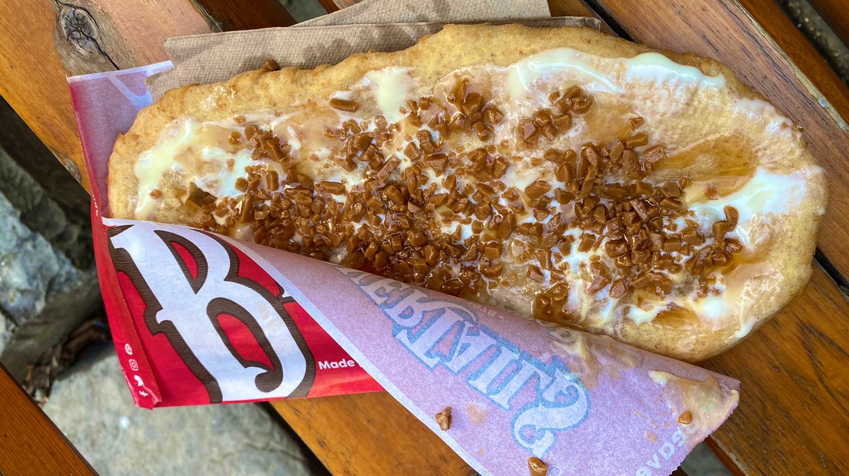 kSilang08's tweet photo. Dati sa post card lang kita nakikita, ngayon sa reality na. Sharing the beauty of Alberta. ☺️ No filter.
Glad to be here. Tska ung beavertails, should try!
🏞🦫🇨🇦
#travelAB
#thankYouJesus
#LakeLouiseMoraineLake https://t.co/MESs1FdAUx