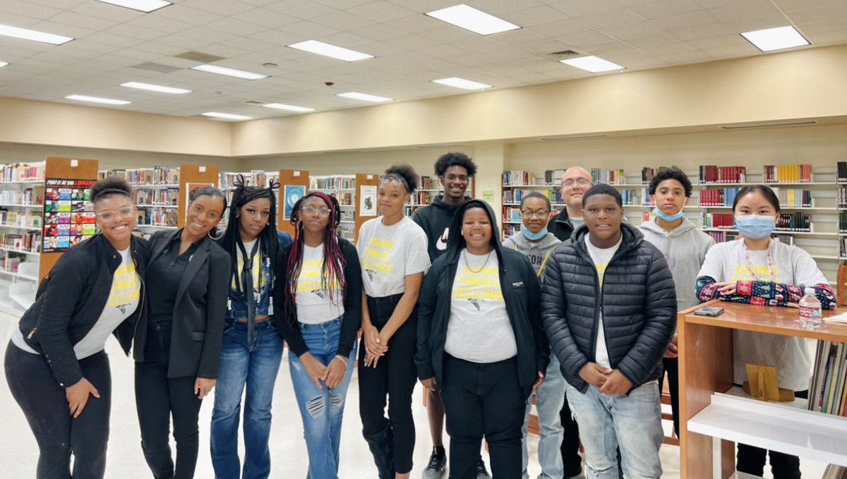 MrsGarner08's tweet photo. Our amazing, college bound IB ambassadors presented to several middle schools in the district! Each scholar shared their personal experiences with incoming freshman students! @JEOcanas1 @AldineISD @Ike9_AISD https://t.co/tX8IVSAgZU