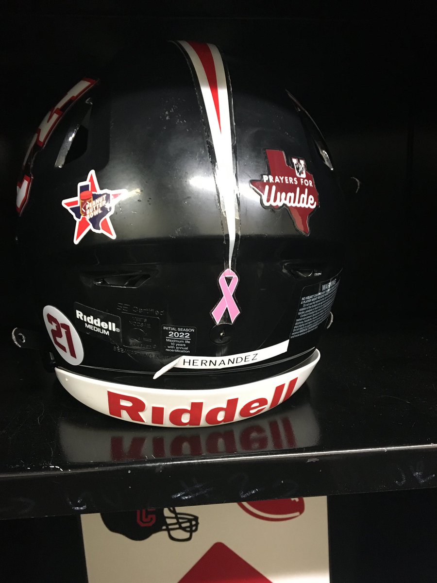 padilla_poll's tweet photo. The helmet of Alec Hernandez who plays for the Churchill Chargers his aunt and uncle are Irma and Joe Garcia of Uvalde TX. @padillapoll @glere53 @kimbree_camp @RevengOfThe4th #thhsfb https://t.co/S3wbc3mvWx