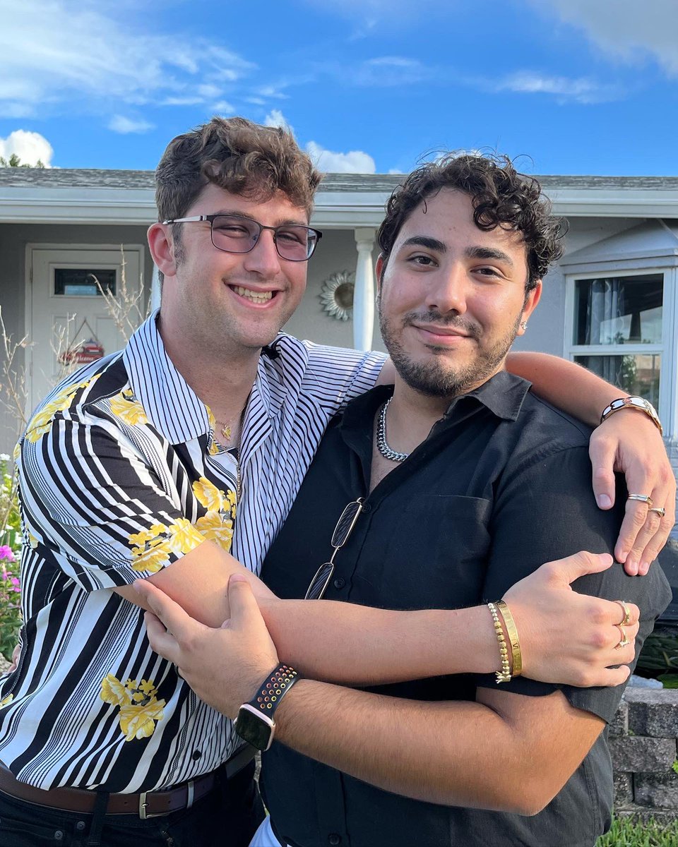 Random_Shane's tweet image. 🌼🫖  Here’s where he meets Prince Charming🫖🌼
@_xerenity_