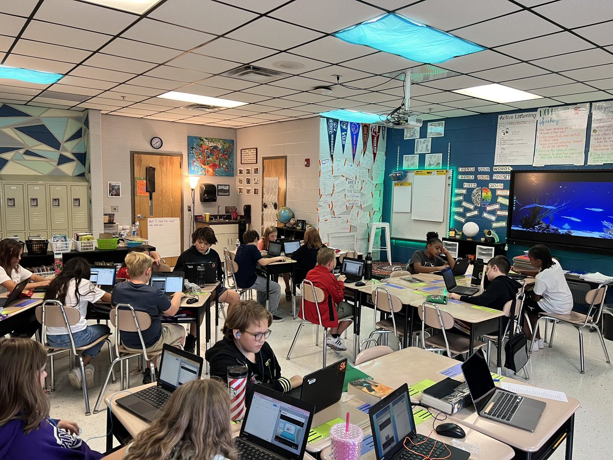 208j_watson's tweet photo. @ncranford is incredible. She shared some awesome resources for @Googleorg training for our students. Just a little bit of time in our day to better understand the Google! Here’s to no longer hearing, “How do you make those dot thingys?” or, “Where’s the indent button?” https://t.co/owEzfuFrKh