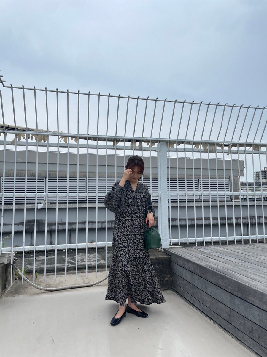 Ungrid_omiya2's tweet photo. #エスニックフラワープリントワンピース
¥15,400(taxin)
BLK/BRD
小花をモチーフにしたワンピース❤️
ボリュームのあるシルエットになっております✨
首元はホックで留めていただけたりホックを開けて抜けのあるムードでも着ていただけます🧡
是非店頭でお試しください☺️
#Ungri
#Ungridルミネ大宮店 https://t.co/KQLCN5kJ7L