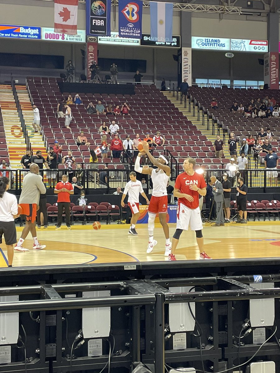 johnster935's tweet photo. @BrandonRahbar Shai hoops https://t.co/Xljf59teqy