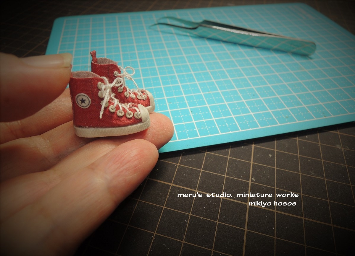merustudio's tweet photo. コンバースもどき。

靴ってカワイイけれど難しい(;´Д｀)汗

＃ドールハウス
＃ミニチュア
＃アメリカンレトロ https://t.co/blOhSQ09QT