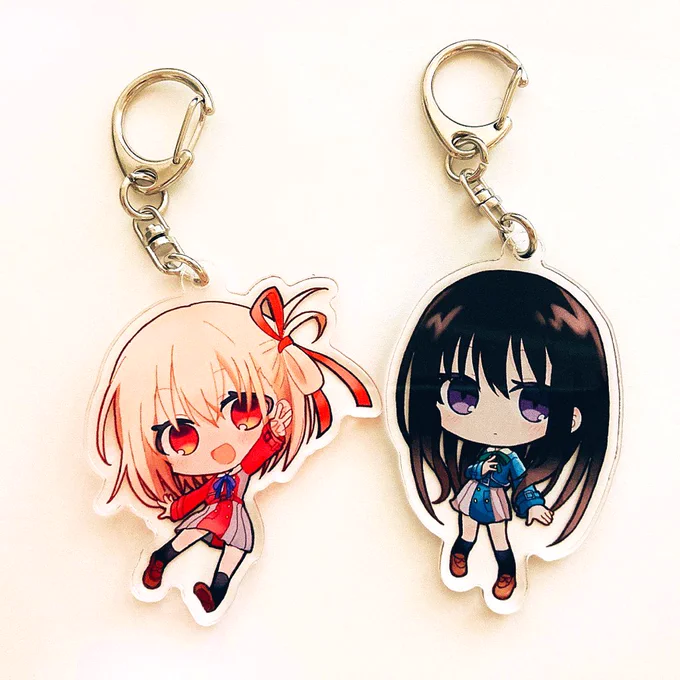 アクキーできた〜作ったばかりだけどもうちょっと等身高めでまた作りたい気持ち喫茶服でも作りたい…!あんまり数作らなかったのでちょこっとだけBOOTHに置きました #リコリコ 