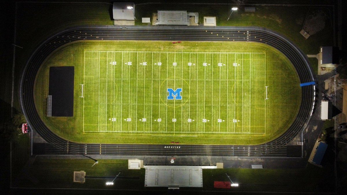 Mapletonfball's tweet photo. The stage is set

 #Week2 #BeatTheDukes https://t.co/2oRvIvJj34