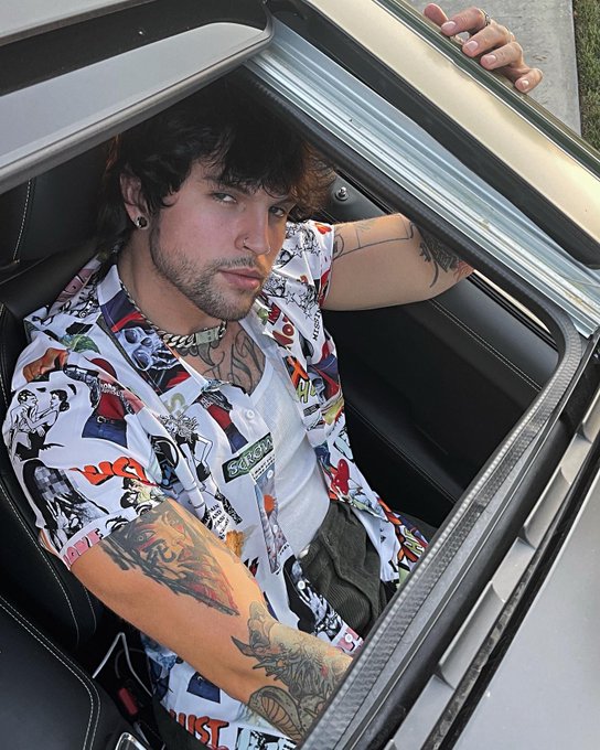 Got my f me eyes down https://t.co/T1Fnltg79W