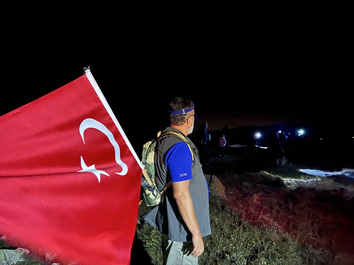 #BüyükTaarruz100yaşında Büyük Taarruz’un 💯 yıl dönümünde, #mürettepmüfreze Türk 15’inci Tümeni’nin, taarruz hedefi olan Tınaz Tepede ki Yunan mevzilerine intikal ederek, Koca Tepe den yapılan top atışıyla birlikte “ÖZGÜRLÜĞÜN MEŞALELERİNİ YAKTIK” 💯🇹🇷