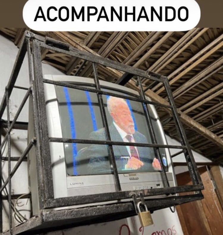 el_pintto's tweet photo. Único argumento de bolsominion essa noite https://t.co/XydlXzAujn