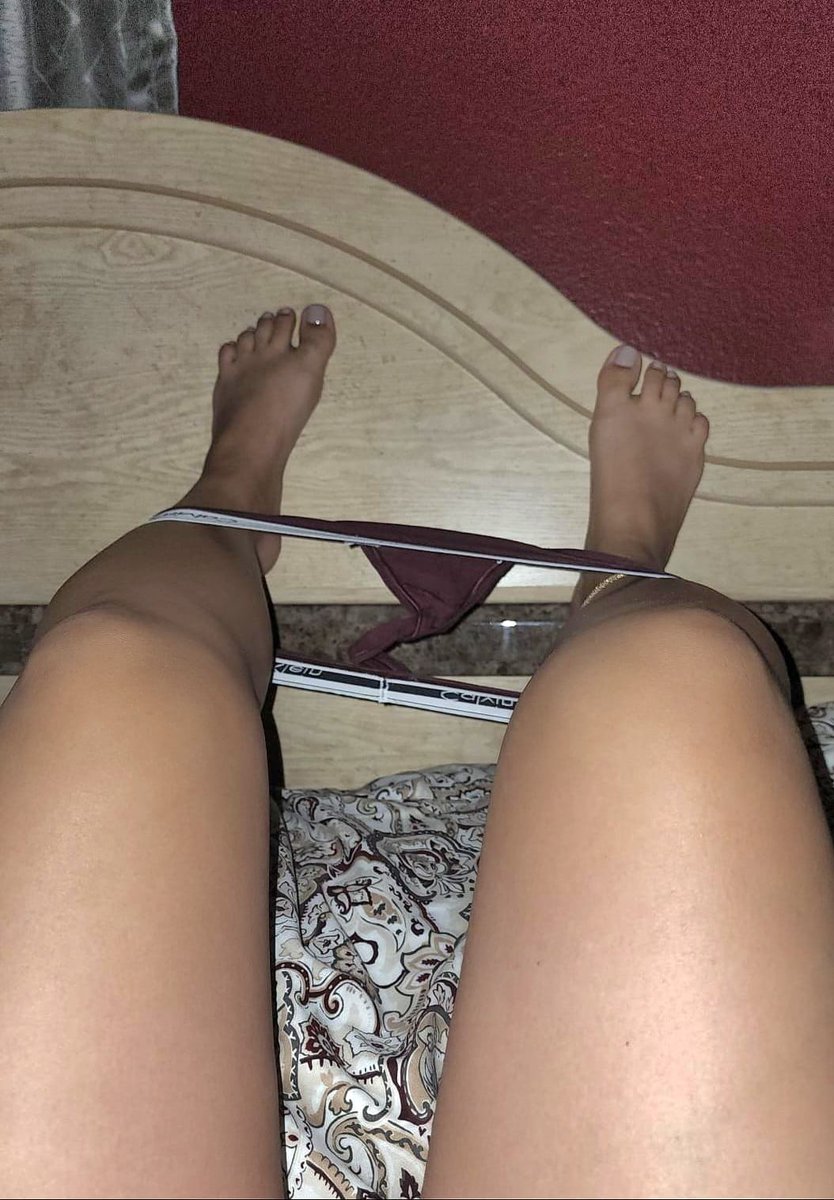 Jasmineplays22's tweet photo. Pedi done🤪😉 DM if interested #sellingcontent #selling #feetpicsforsales #Cashapp $JasminePlays  serious buyers only! #FolloForFolloBack https://t.co/hixUrhyfib