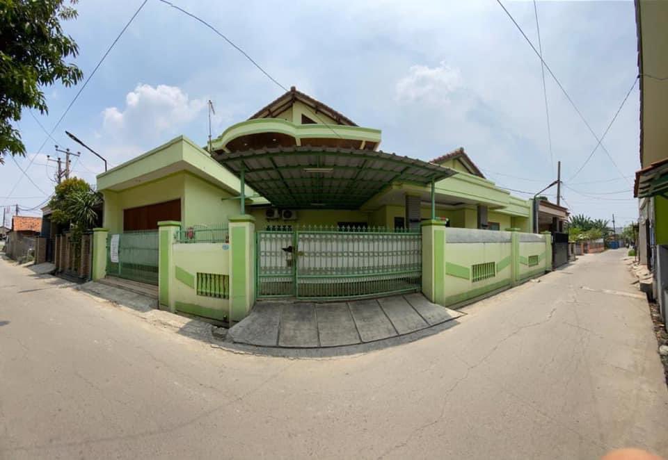dhandynurima's tweet photo. Bismillahirrahmanirrahim.
Izin saya mau menjual rumah pribadi, barangkali ada temen2 yang membutuhkan

Rumah di Kota Bekasi, Kaliabang Tengah, Bekasi Utara
Luas 307m2
5KT, 4KM
2 Lt
1 Toko
Carport 2 mobil
Open space area
Full tralis, granite, AC

Jika minat bisa DM :)
Terima kasih https://t.co/EqNWfKN2ZZ